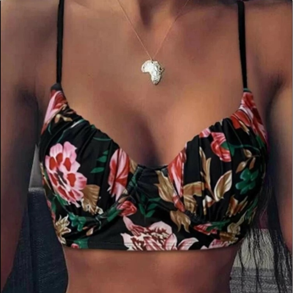 SHEIN Ruched Bust Bikini Top